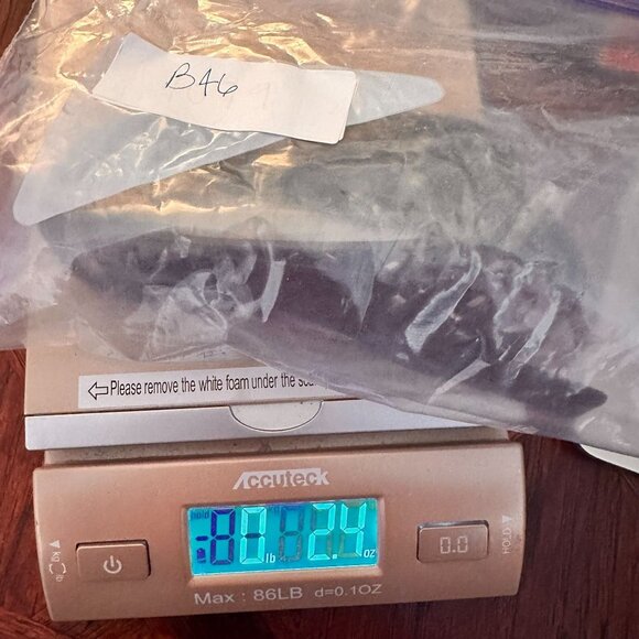 Vintage Brown Leather Belt With Cut-Out Design & Metal Buckle 42in long - Picture 8 of 8